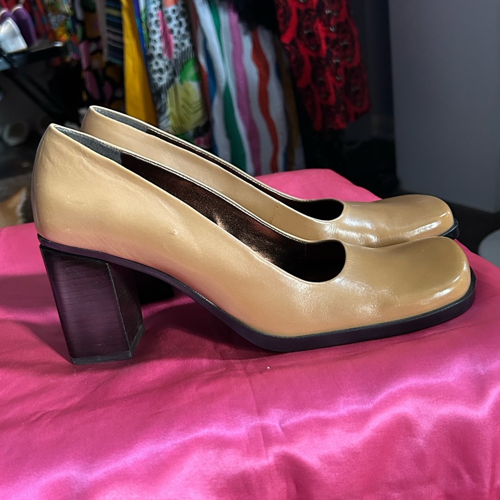 90s Y2K Enzo Angiolini Heels square toe pumps shiny patent leather 8